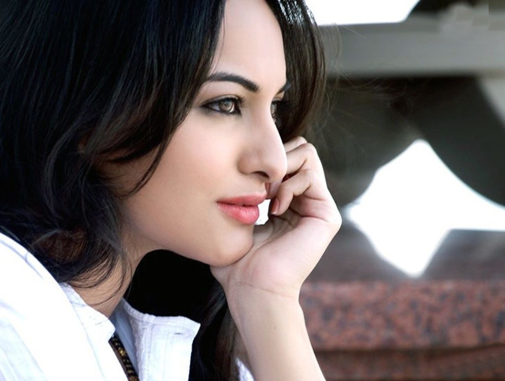 Sonakshi Sinha Wont Be A Part Of Dabangg 3? Background, Dabbang HD wallpaper  | Pxfuel